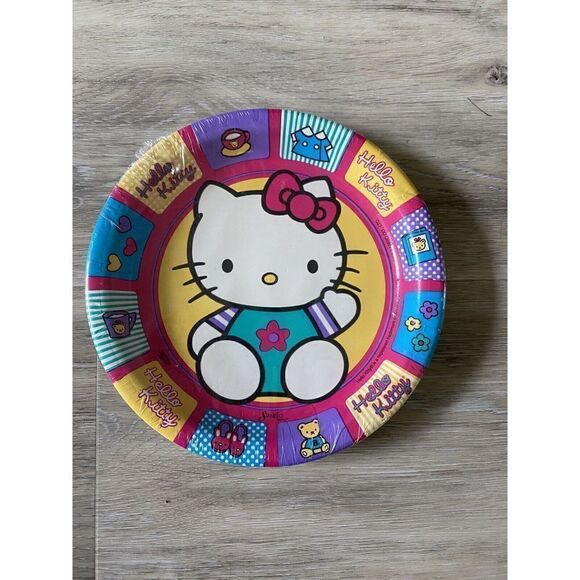 Vintage 1999 Hello Kitty Paper Plates - 8 Ct -6 3/4"  (16.1cm) Birthday Pink - Picture 1 of 4